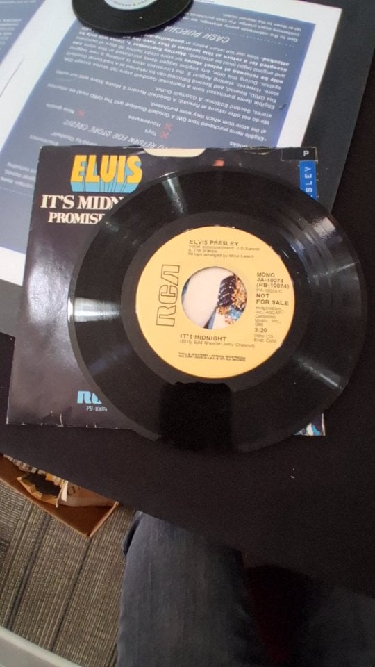 Elvis Presley — It's Midnight (Vinyl)